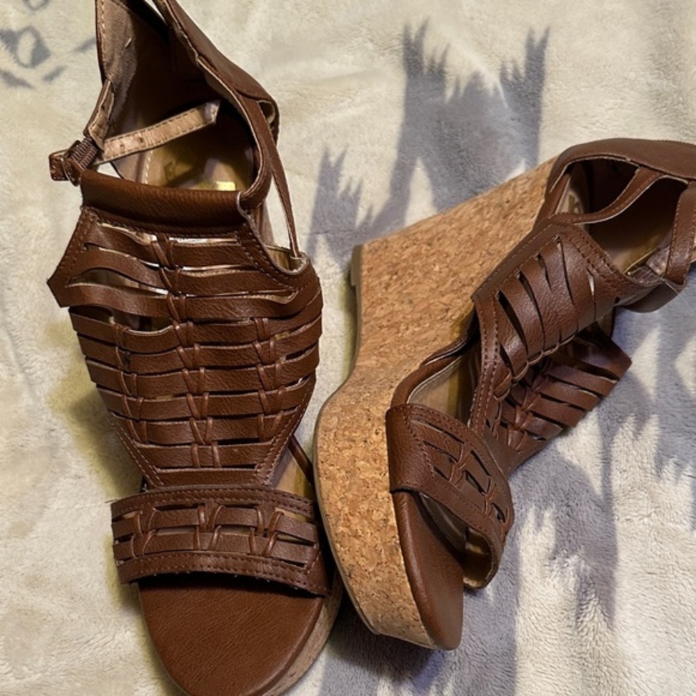 Report Brown Strappy Wedge Sandals